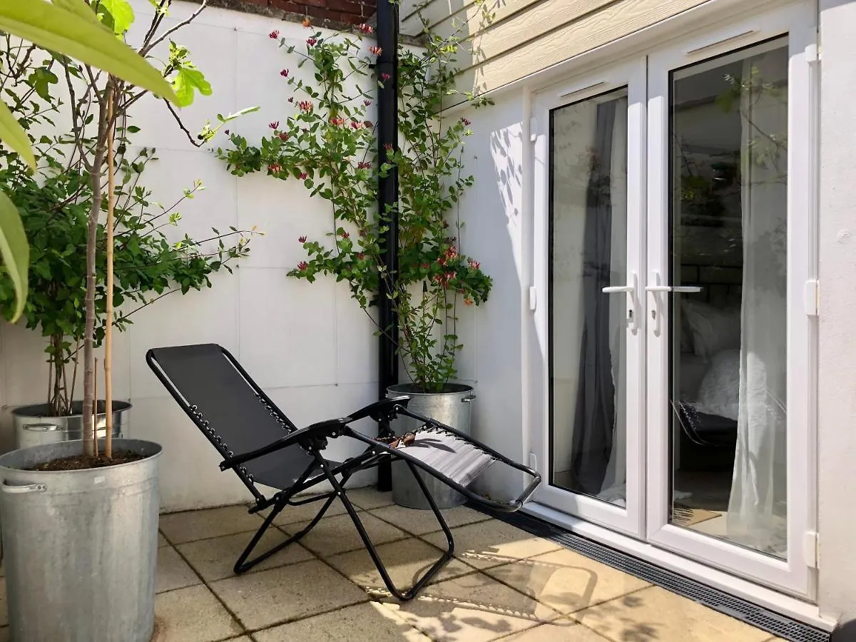 Cosy Cottage, Short Walk To Southbourne Beach And Restaurants Bournemouth 0*,  United Kingdom